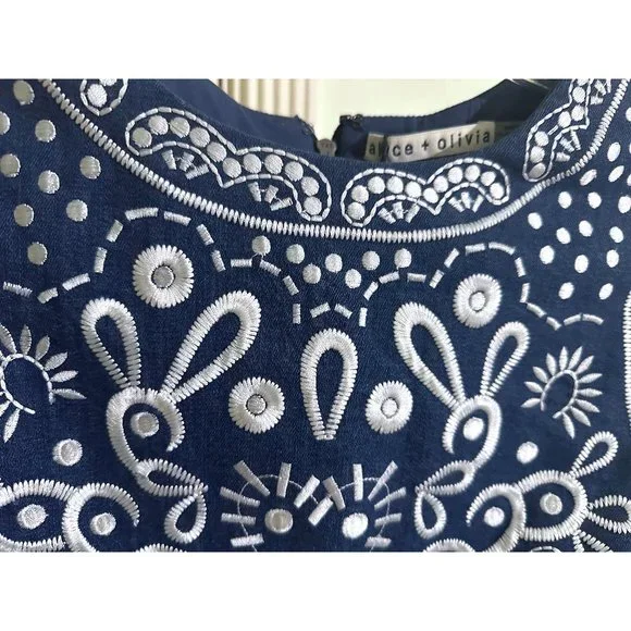 Alice + Olivia Blue and White Mini Dress - Picture 7 of 13